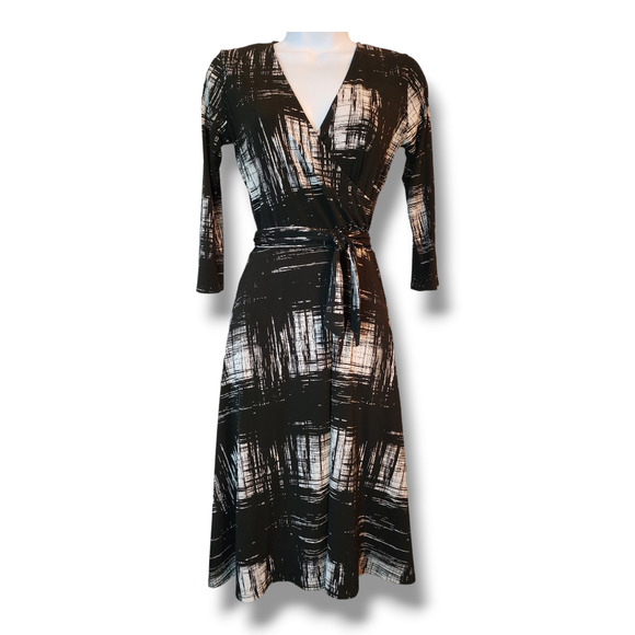 Leota Black & White Abstract Midi Wrap Dress Women’s XS - Picture 8 of 8